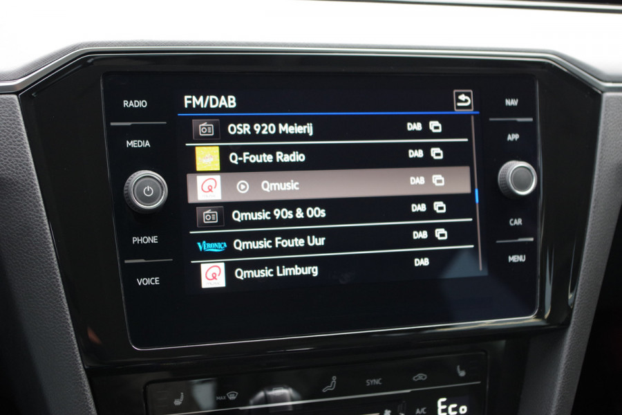 Volkswagen Passat Variant 1.4 TSI GTE Business 218 PK PHEV, Trekhaak, Carplay, LED verlichting