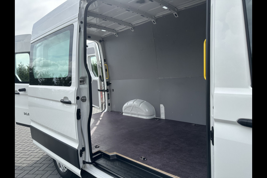 MAN TGE 2.0 TDI 141 PK / L3H3 / 1e EIG. / 65.408 KM !! / 3.000 KG AHG / AIRCO / CRUISE / NAVI / CAMERA / 3-ZITS