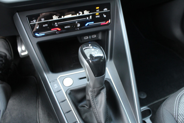 Volkswagen Polo 1.0 TSI 96pk R-Line DSG7 NL-Auto NAP Panoramadak Clima Cruise Navi Camera Dig. Cockpit IQ Light 16"LMV