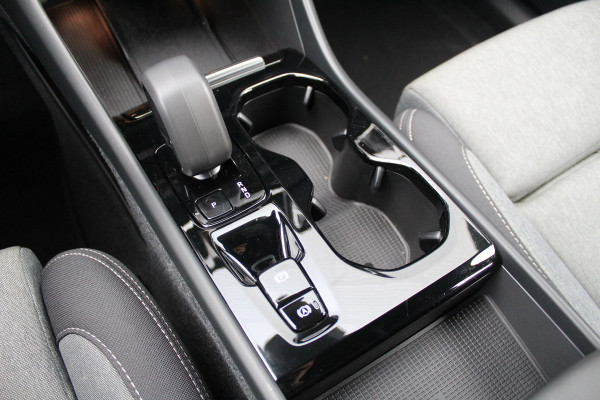 Volvo XC40 1.5 T4 Plug-in hybrid Plus Dark | Trekhaak | H/K | Pilot Assist | Memory | Navigatie | 360 Camera