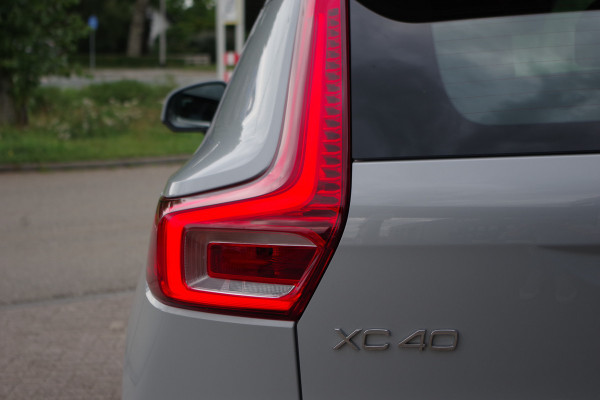Volvo XC40 1.5 T4 Recharge Inscription Expression 211 PK PHEV, Panoramadak, Trekhaak, Camera, Carplay, Climate Control