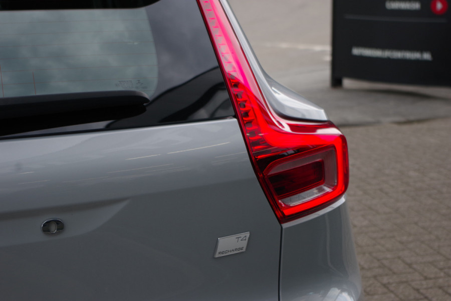 Volvo XC40 1.5 T4 Recharge Inscription Expression 211 PK PHEV, Panoramadak, Trekhaak, Camera, Carplay, Climate Control
