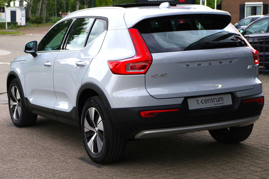 Volvo XC40 1.5 T4 Recharge Inscription Expression 211 PK PHEV, Panoramadak, Trekhaak, Camera, Carplay, Climate Control