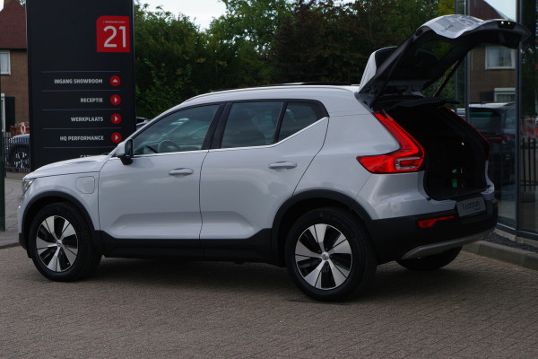 Volvo XC40 1.5 T4 Recharge Inscription Expression 211 PK PHEV, Panoramadak, Trekhaak, Camera, Carplay, Climate Control