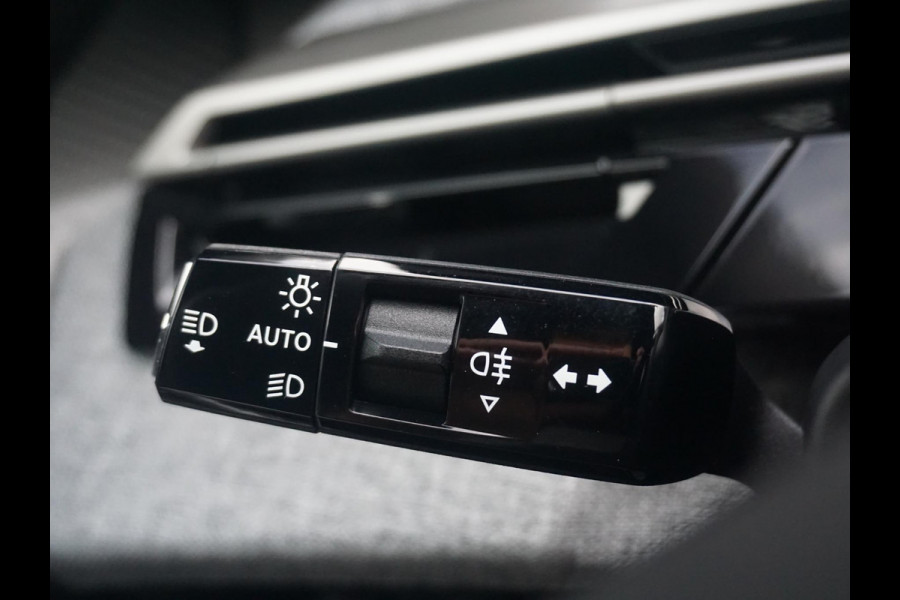 Peugeot 5008 1.2 Hybrid 136 Allure 7 Persoons Peugeot 5008 1.2 Hybrid 136 Allure 7 Persoons