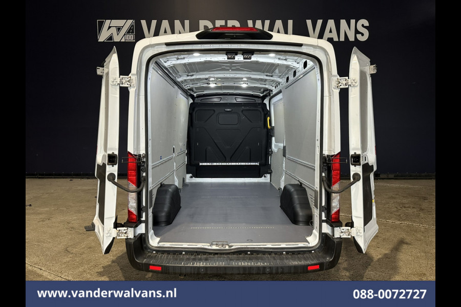 Ford Transit 2.0 TDCI 131pk L3H2 Euro6 ** Airco | Camera | Navigatie | Apple Carplay | Cruisecontrol Android Auto, Verwarmde voorruit, Stoelverwarming, Parkeersensoren, Bijrijdersbank