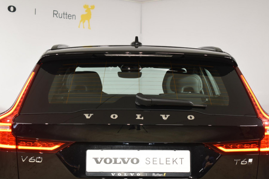 Volvo V60 T6 350PK Automaat Plug-in hybrid AWD Plus Dark / Navigatie / 360 Camera / Harman Kardon / Stuur & Stoelverwarming / LM Velgen / Trekhaak