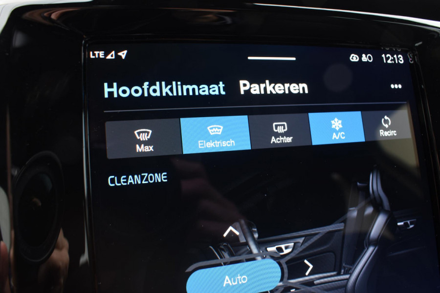 Volvo V60 T6 350PK Automaat Plug-in hybrid AWD Plus Dark / Navigatie / 360 Camera / Harman Kardon / Stuur & Stoelverwarming / LM Velgen / Trekhaak
