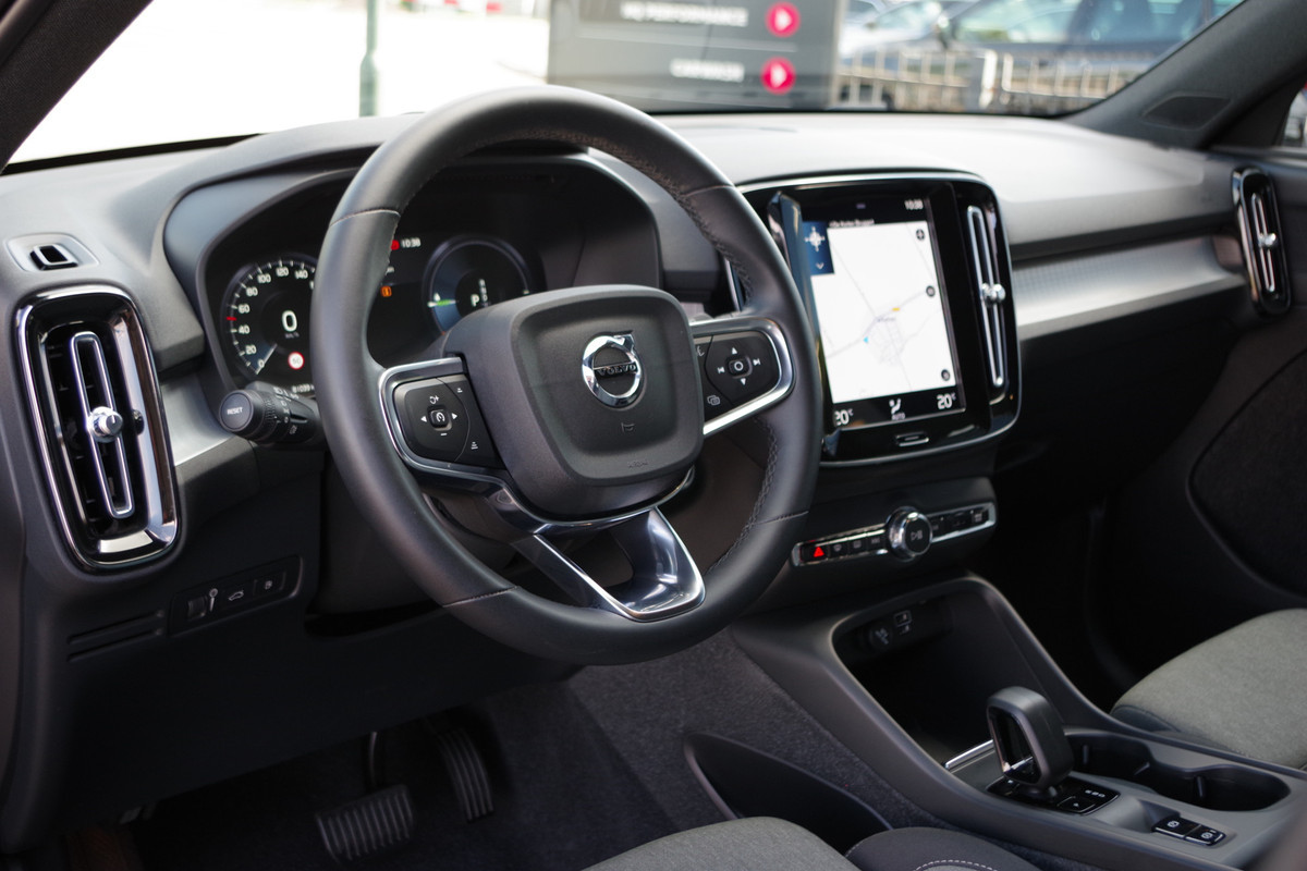Volvo XC40 1.5 T4 Plug-in hybrid Essential Bright 211 PK PHEV, Camera, LED, Carplay, Climate Control