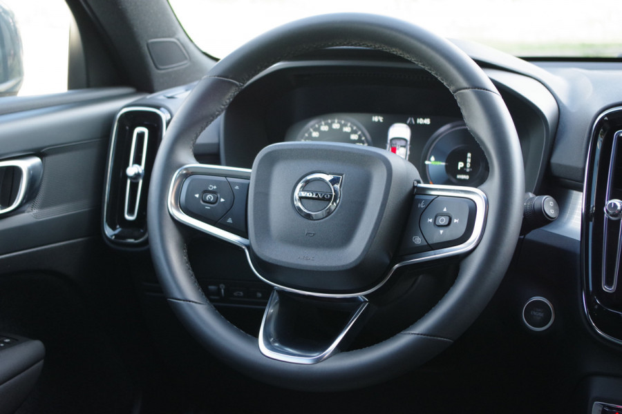Volvo XC40 1.5 T4 Plug-in hybrid Essential Bright 211 PK PHEV, Camera, LED, Carplay, Climate Control