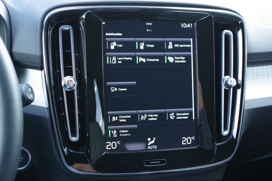 Volvo XC40 1.5 T4 Plug-in hybrid Essential Bright 211 PK PHEV, Camera, LED, Carplay, Climate Control