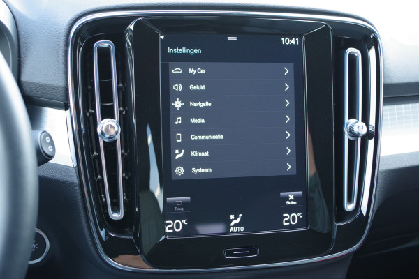 Volvo XC40 1.5 T4 Plug-in hybrid Essential Bright 211 PK PHEV, Camera, LED, Carplay, Climate Control