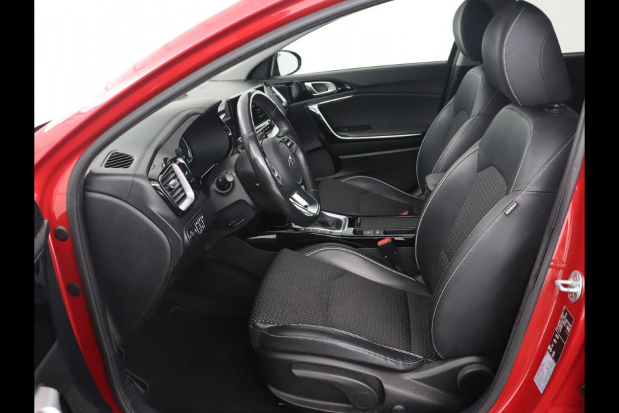 Kia Xceed 1.6 GDi PHEV DynamicLine | Automaat | Carplay | Stuurverwarming | Stoelverwarming | Adaptive cruise | Climate control | Camera | Navigatie | LMV 18 inch | LED