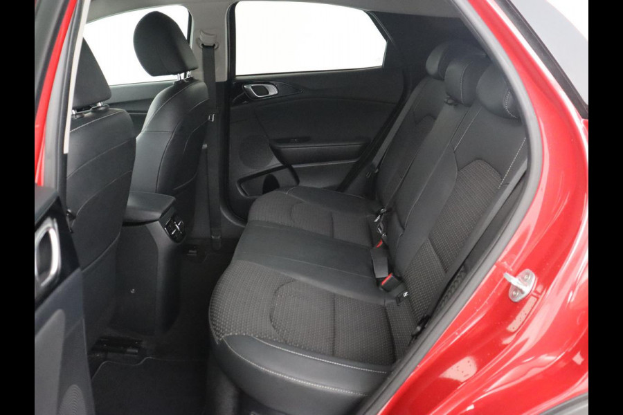 Kia Xceed 1.6 GDi PHEV DynamicLine | Automaat | Carplay | Stuurverwarming | Stoelverwarming | Adaptive cruise | Climate control | Camera | Navigatie | LMV 18 inch | LED