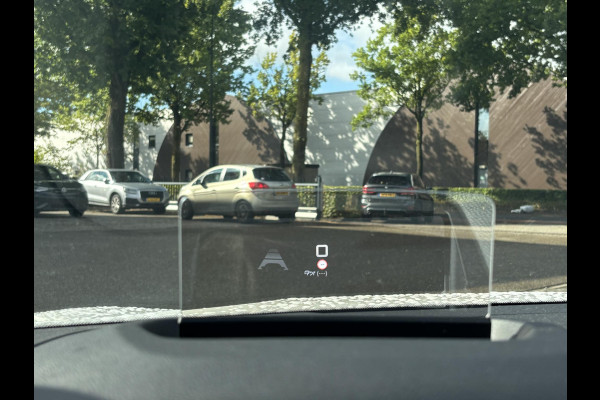 Citroën Ë-C4 Shine 50 kWh VAN: 19.400,- VOOR: 17.770,- UW HERFSTVOORDEEL: 1.630,- EURO | ORIG.NL AUTO | DEALER ONDERHOUDEN | RIJKLAARPRIJS INCL. 12MND BOVAG | LEDERPAKKET MET ELECTR STOEL |