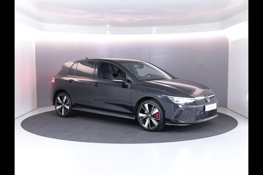 Volkswagen Golf 1.4 eHybrid GTE 245 pk Automaat (DSG) | Navigatie | Trekhaak (afneembaar) | Parkeersensoren | Achteruitrijcamera | Matrix LED koplampen | Stoelverwarming | Volkswagen Golf 1.4 eHybrid GTE 245 pk Automaat (DSG) | Navigatie | Trekhaak (afneembaar) | Parkeersensoren | Achteruitrijcamera | Matrix LED koplampen | Stoelverwarming |