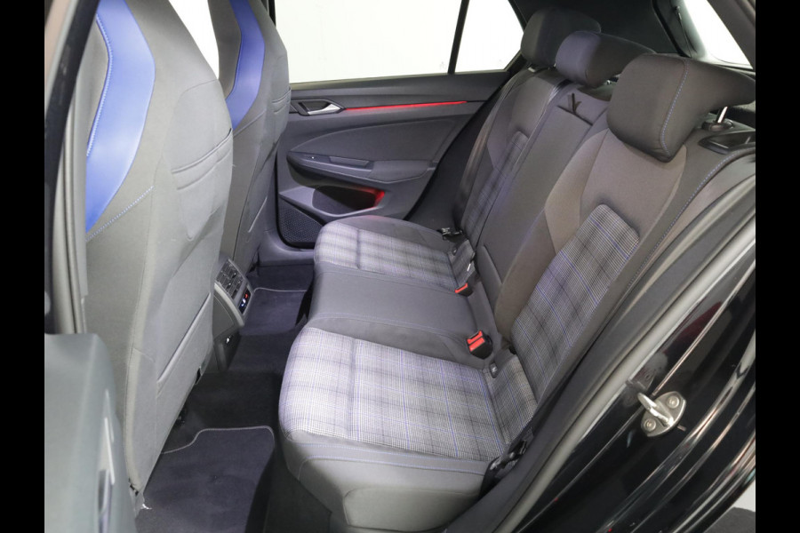 Volkswagen Golf 1.4 eHybrid GTE 245 pk Automaat (DSG) | Navigatie | Trekhaak (afneembaar) | Parkeersensoren | Achteruitrijcamera | Matrix LED koplampen | Stoelverwarming | Volkswagen Golf 1.4 eHybrid GTE 245 pk Automaat (DSG) | Navigatie | Trekhaak (afneembaar) | Parkeersensoren | Achteruitrijcamera | Matrix LED koplampen | Stoelverwarming |