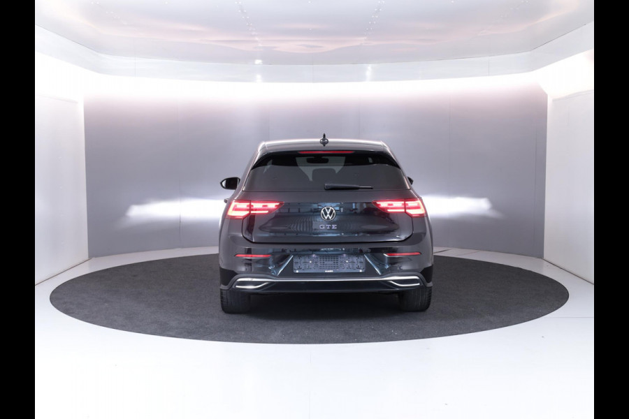 Volkswagen Golf 1.4 eHybrid GTE 245 pk Automaat (DSG) | Navigatie | Trekhaak (afneembaar) | Parkeersensoren | Achteruitrijcamera | Matrix LED koplampen | Stoelverwarming | Volkswagen Golf 1.4 eHybrid GTE 245 pk Automaat (DSG) | Navigatie | Trekhaak (afneembaar) | Parkeersensoren | Achteruitrijcamera | Matrix LED koplampen | Stoelverwarming |