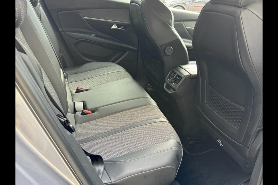 Peugeot 3008 1.2 PureTech Allure -AUTOMAAT I Navigatie I LED/PDC I Achteruitrij camera I Airco I Sport velgen I Dealer onderhouden