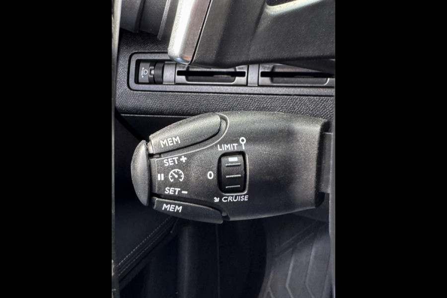 Peugeot 3008 1.2 PureTech Allure -AUTOMAAT I Navigatie I LED/PDC I Achteruitrij camera I Airco I Sport velgen I Dealer onderhouden