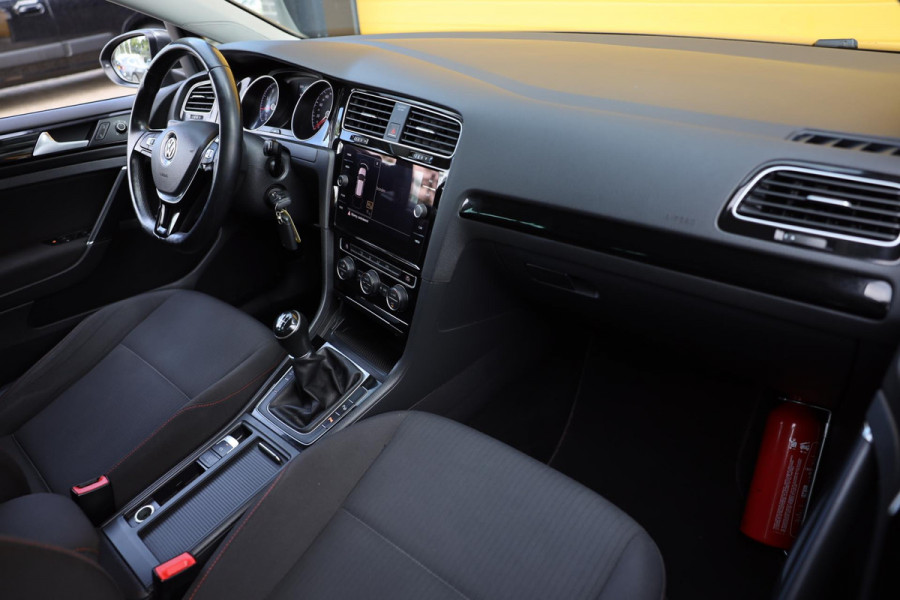 Volkswagen Golf 1.0 TSI Comfortline / Acc / Camera / Airco / Elek Pakket / 5 Deurs / Pdc