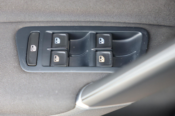 Volkswagen Golf 1.0 TSI Comfortline / Acc / Camera / Airco / Elek Pakket / 5 Deurs / Pdc