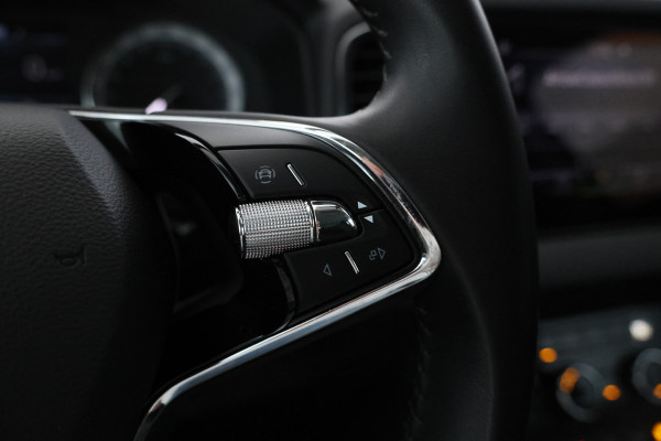 Škoda Karoq 1.0 TSI Ambition Nw. Model, Navigatie, Climate, Škoda Karoq 1.0 TSI Ambition Nw. Model, Navigatie, Climate,