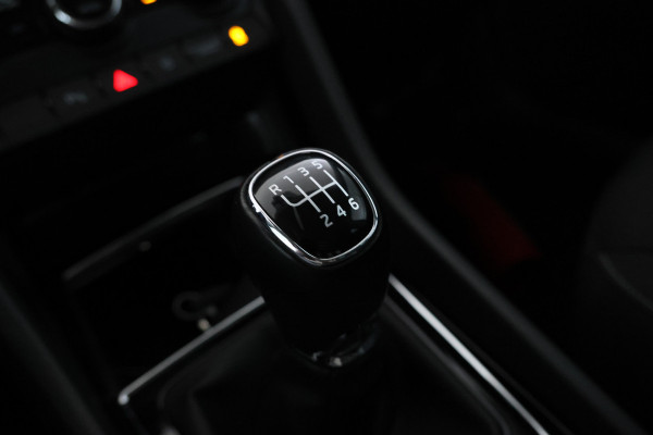 Škoda Karoq 1.0 TSI Ambition Nw. Model, Navigatie, Climate, Škoda Karoq 1.0 TSI Ambition Nw. Model, Navigatie, Climate,