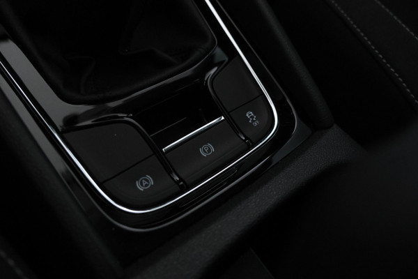 Škoda Karoq 1.0 TSI Ambition Nw. Model, Navigatie, Climate, Škoda Karoq 1.0 TSI Ambition Nw. Model, Navigatie, Climate,
