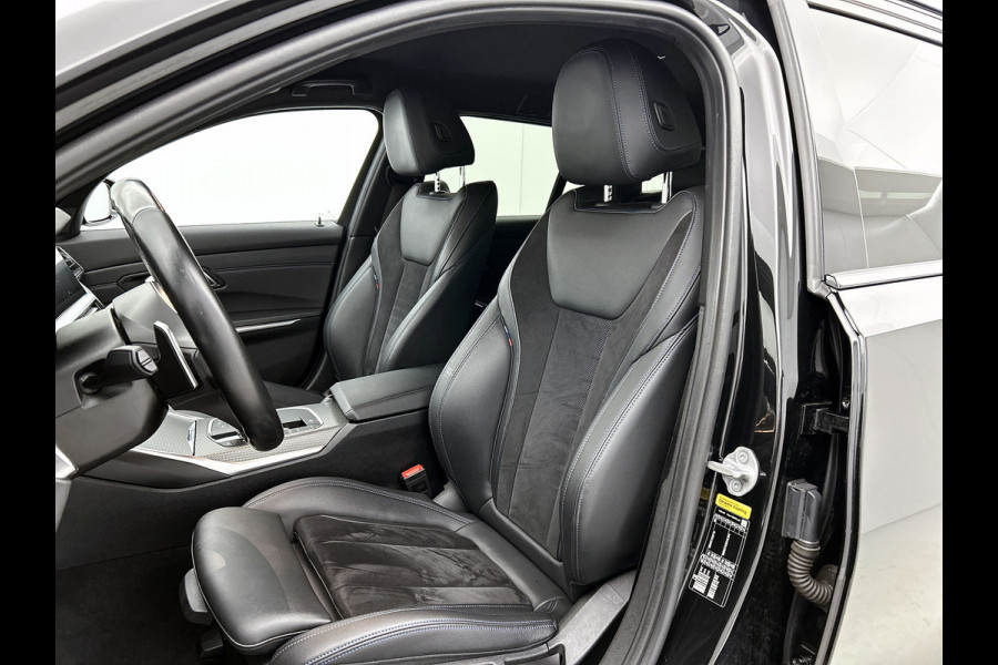 BMW 3 Serie Touring 330i M-SPORT Business Edition Plus(Dealer OnderH, Navi, Camera, Lane Assist, Active Cruise, PDC V+A Etc)