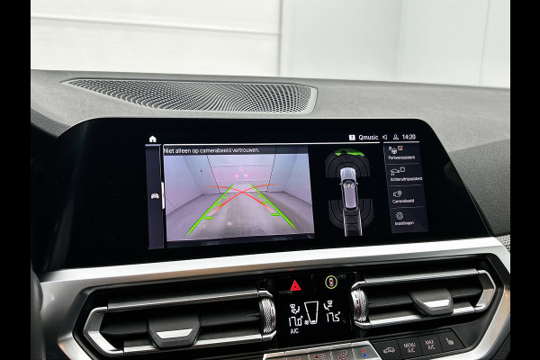 BMW 3 Serie Touring 330i M-SPORT Business Edition Plus(Dealer OnderH, Navi, Camera, Lane Assist, Active Cruise, PDC V+A Etc)