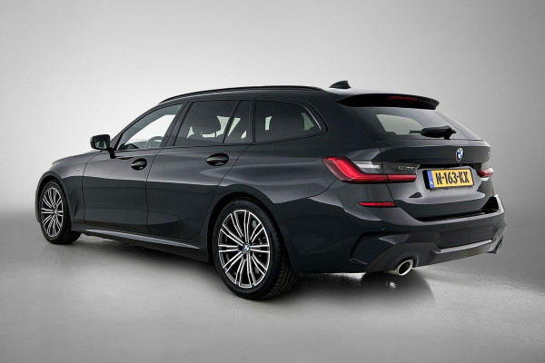 BMW 3 Serie Touring 330i M-SPORT Business Edition Plus(Dealer OnderH, Navi, Camera, Lane Assist, Active Cruise, PDC V+A Etc)