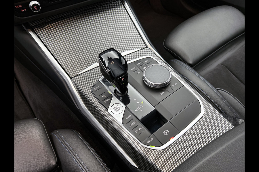 BMW 3 Serie Touring 330i M-SPORT Business Edition Plus(Dealer OnderH, Navi, Camera, Lane Assist, Active Cruise, PDC V+A Etc)
