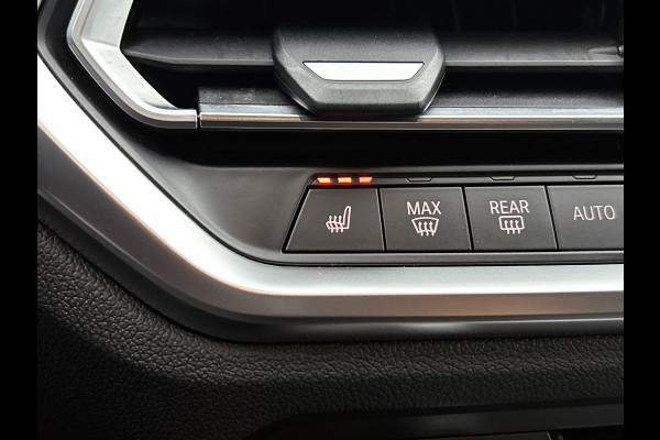 BMW 3 Serie Touring 330i M-SPORT Business Edition Plus(Dealer OnderH, Navi, Camera, Lane Assist, Active Cruise, PDC V+A Etc)