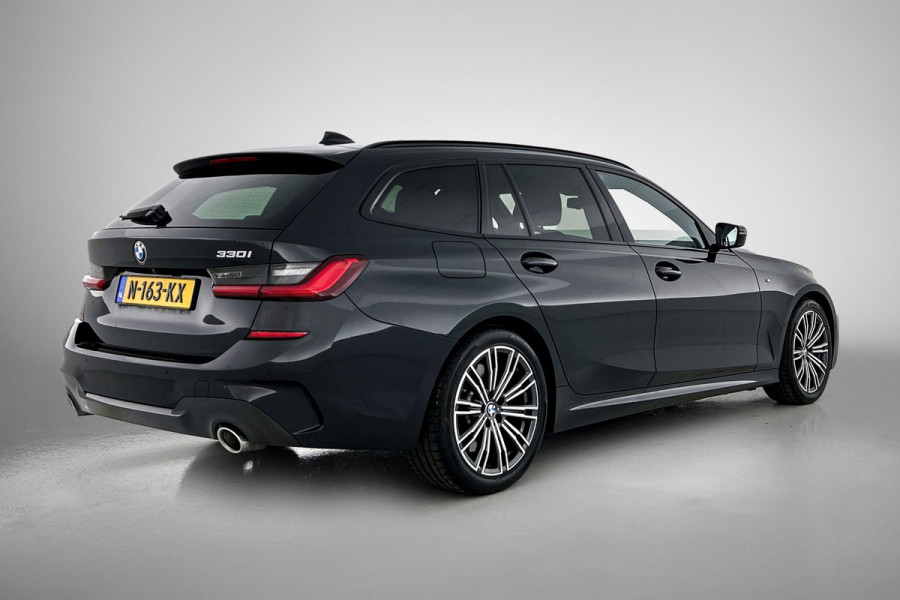 BMW 3 Serie Touring 330i M-SPORT Business Edition Plus(Dealer OnderH, Navi, Camera, Lane Assist, Active Cruise, PDC V+A Etc)