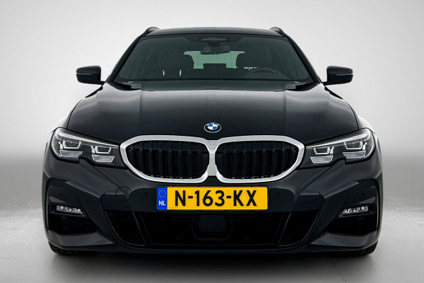 BMW 3 Serie Touring 330i M-SPORT Business Edition Plus(Dealer OnderH, Navi, Camera, Lane Assist, Active Cruise, PDC V+A Etc)