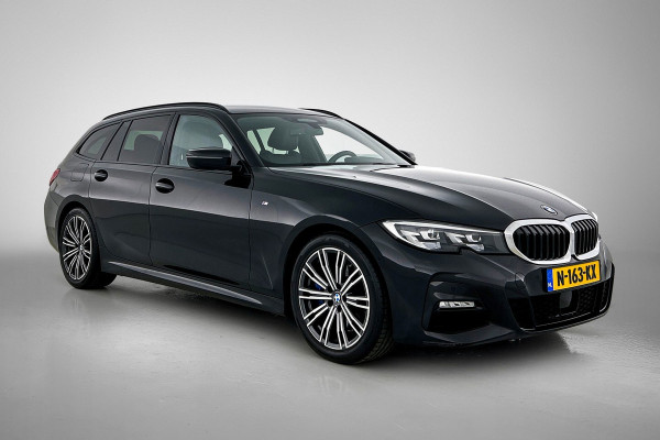 BMW 3 Serie Touring 330i M-SPORT Business Edition Plus(Dealer OnderH, Navi, Camera, Lane Assist, Active Cruise, PDC V+A Etc)