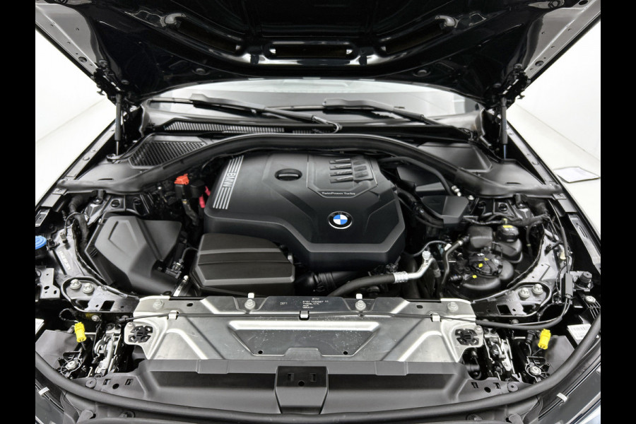 BMW 3 Serie Touring 330i M-SPORT Business Edition Plus(Dealer OnderH, Navi, Camera, Lane Assist, Active Cruise, PDC V+A Etc)