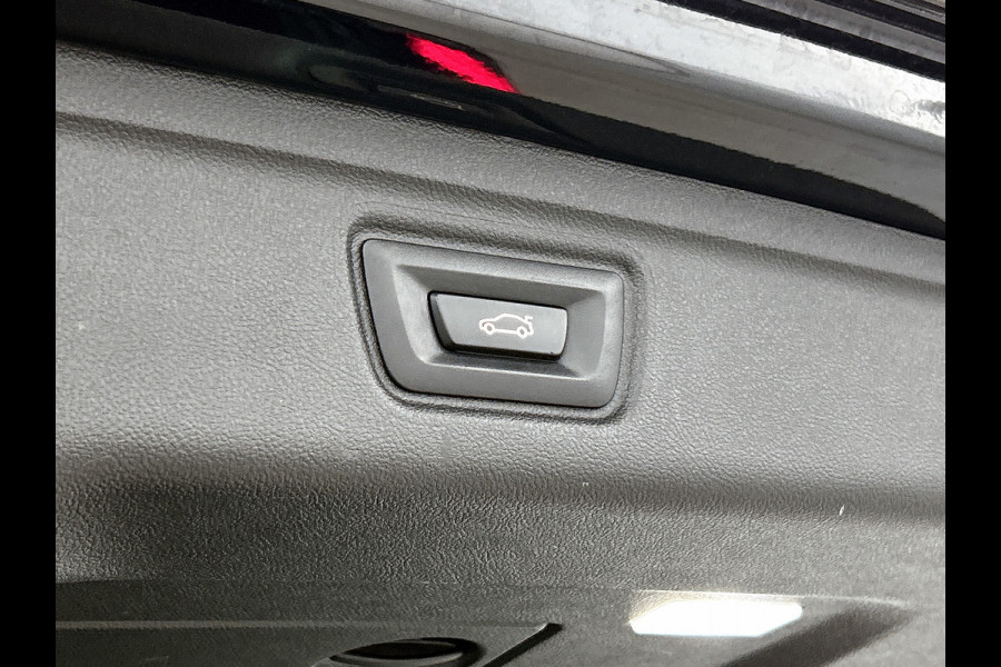BMW 3 Serie Touring 330i M-SPORT Business Edition Plus(Dealer OnderH, Navi, Camera, Lane Assist, Active Cruise, PDC V+A Etc)