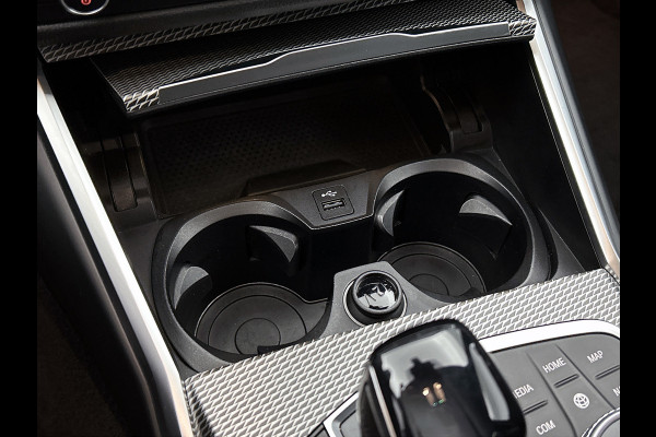 BMW 3 Serie Touring 330i M-SPORT Business Edition Plus(Dealer OnderH, Navi, Camera, Lane Assist, Active Cruise, PDC V+A Etc)
