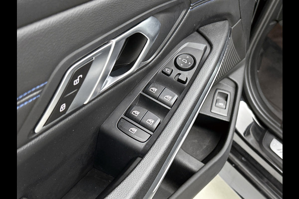 BMW 3 Serie Touring 330i M-SPORT Business Edition Plus(Dealer OnderH, Navi, Camera, Lane Assist, Active Cruise, PDC V+A Etc)