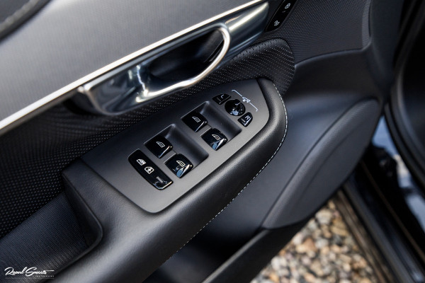Volvo XC90 2.0 T8 Recharge AWD Ultimate Dark | Long Range | Luchtvering | Adaptieve cruise | Memory stoelen | Panorama dak |