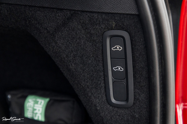 Volvo XC90 2.0 T8 Recharge AWD Ultimate Dark | Long Range | Luchtvering | Adaptieve cruise | Memory stoelen | Panorama dak |