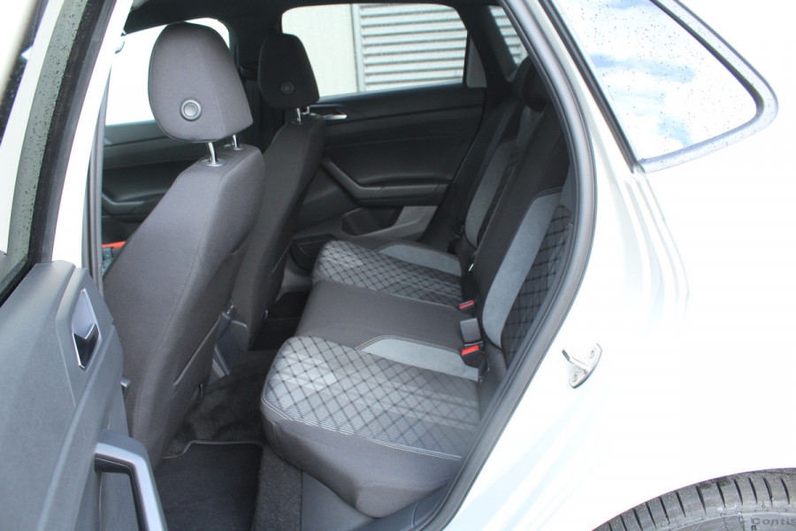 Volkswagen Polo 1.0 TSI 96pk R-Line DSG7 NL-Auto NAP Panoramadak Clima Cruise Navi Camera Dig. Cockpit IQ Light 16"LMV