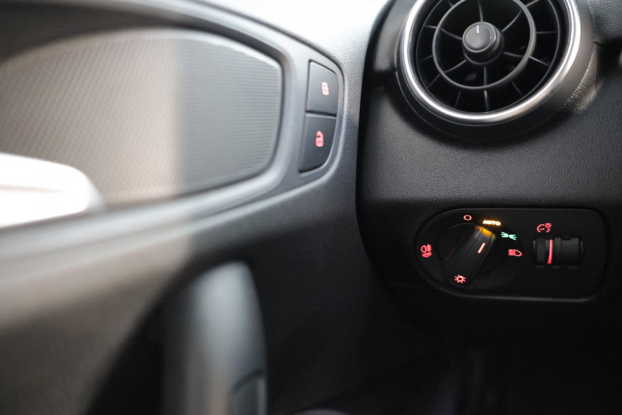 Audi A1 1.0 TFSI AUTOM S-Line NAVI '18