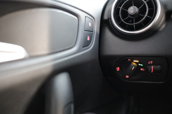 Audi A1 1.0 TFSI AUTOM S-Line NAVI '18