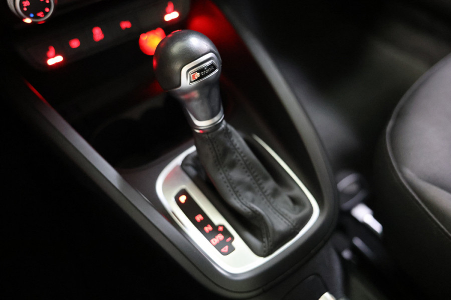 Audi A1 1.0 TFSI AUTOM S-Line NAVI '18