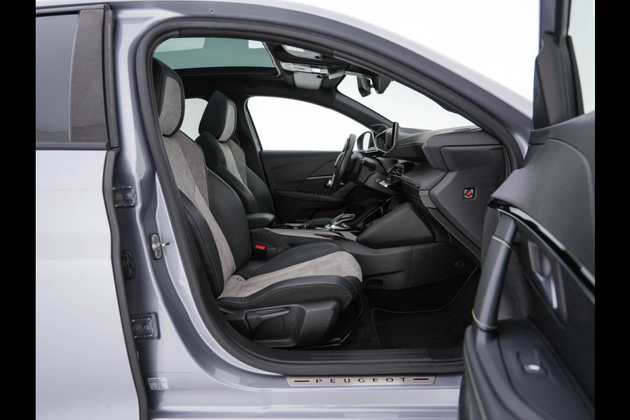 Peugeot e-208 EV GT-Line 350 50 kWh (INCL-BTW) *PANO | FULL-LED | DIGI-COCKPIT | BLINDSPOT | CAMERA | LEATHER-ALCANTARA | AMBIENT-LIGHT | NAVI-FULLMAP | LANE-ASSIST | KEYLESS | DAB | CCS-FASTLOADER | HEATED-SPORTSEATS | 17"ALU Peugeot e-208 EV GT-Line 350 50 kWh (INCL-BTW) *PANO | FULL-LED | DIGI-COCKPIT | BLINDSPOT | CAMERA | LEATHER-ALCANTARA | AMBIENT-LIGHT | NAVI-FULLMAP | LANE-ASSIST | KEYLESS | DAB | CCS-FASTLOADER | HEATED-SPORTSEATS | 17"ALU