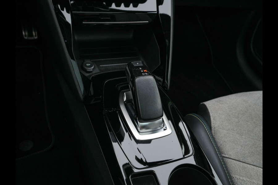 Peugeot e-208 EV GT-Line 350 50 kWh (INCL-BTW) *PANO | FULL-LED | DIGI-COCKPIT | BLINDSPOT | CAMERA | LEATHER-ALCANTARA | AMBIENT-LIGHT | NAVI-FULLMAP | LANE-ASSIST | KEYLESS | DAB | CCS-FASTLOADER | HEATED-SPORTSEATS | 17"ALU Peugeot e-208 EV GT-Line 350 50 kWh (INCL-BTW) *PANO | FULL-LED | DIGI-COCKPIT | BLINDSPOT | CAMERA | LEATHER-ALCANTARA | AMBIENT-LIGHT | NAVI-FULLMAP | LANE-ASSIST | KEYLESS | DAB | CCS-FASTLOADER | HEATED-SPORTSEATS | 17"ALU