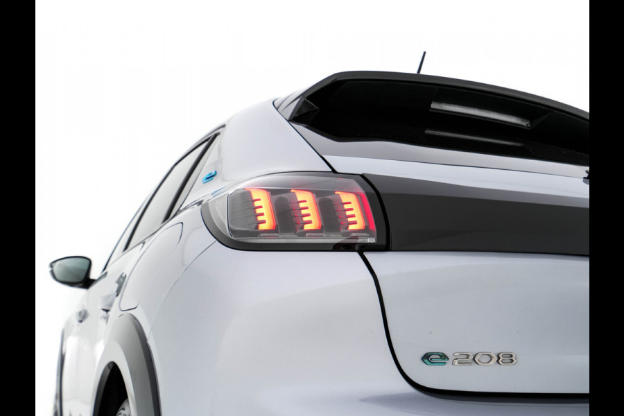 Peugeot e-208 EV GT-Line 350 50 kWh (INCL-BTW) *PANO | FULL-LED | DIGI-COCKPIT | BLINDSPOT | CAMERA | LEATHER-ALCANTARA | AMBIENT-LIGHT | NAVI-FULLMAP | LANE-ASSIST | KEYLESS | DAB | CCS-FASTLOADER | HEATED-SPORTSEATS | 17"ALU Peugeot e-208 EV GT-Line 350 50 kWh (INCL-BTW) *PANO | FULL-LED | DIGI-COCKPIT | BLINDSPOT | CAMERA | LEATHER-ALCANTARA | AMBIENT-LIGHT | NAVI-FULLMAP | LANE-ASSIST | KEYLESS | DAB | CCS-FASTLOADER | HEATED-SPORTSEATS | 17"ALU